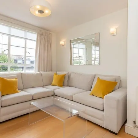 Bright & Spacious Top Floor Apartment In Chelsea Londen Buitenkant foto